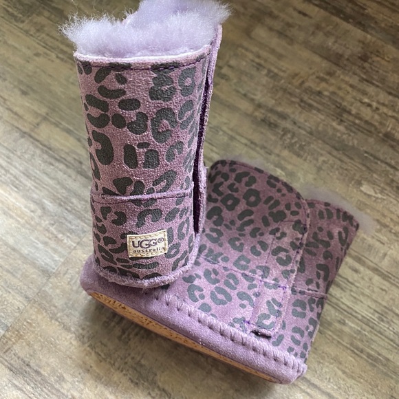 Baby UGGS - Picture 2 of 3
